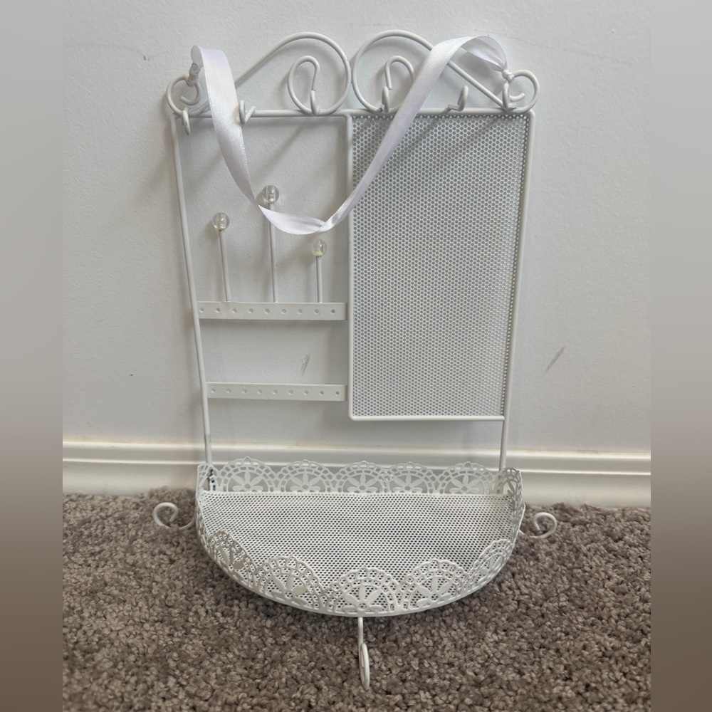Y2K vintage hanging jewelry holder white coquette 9x8”
